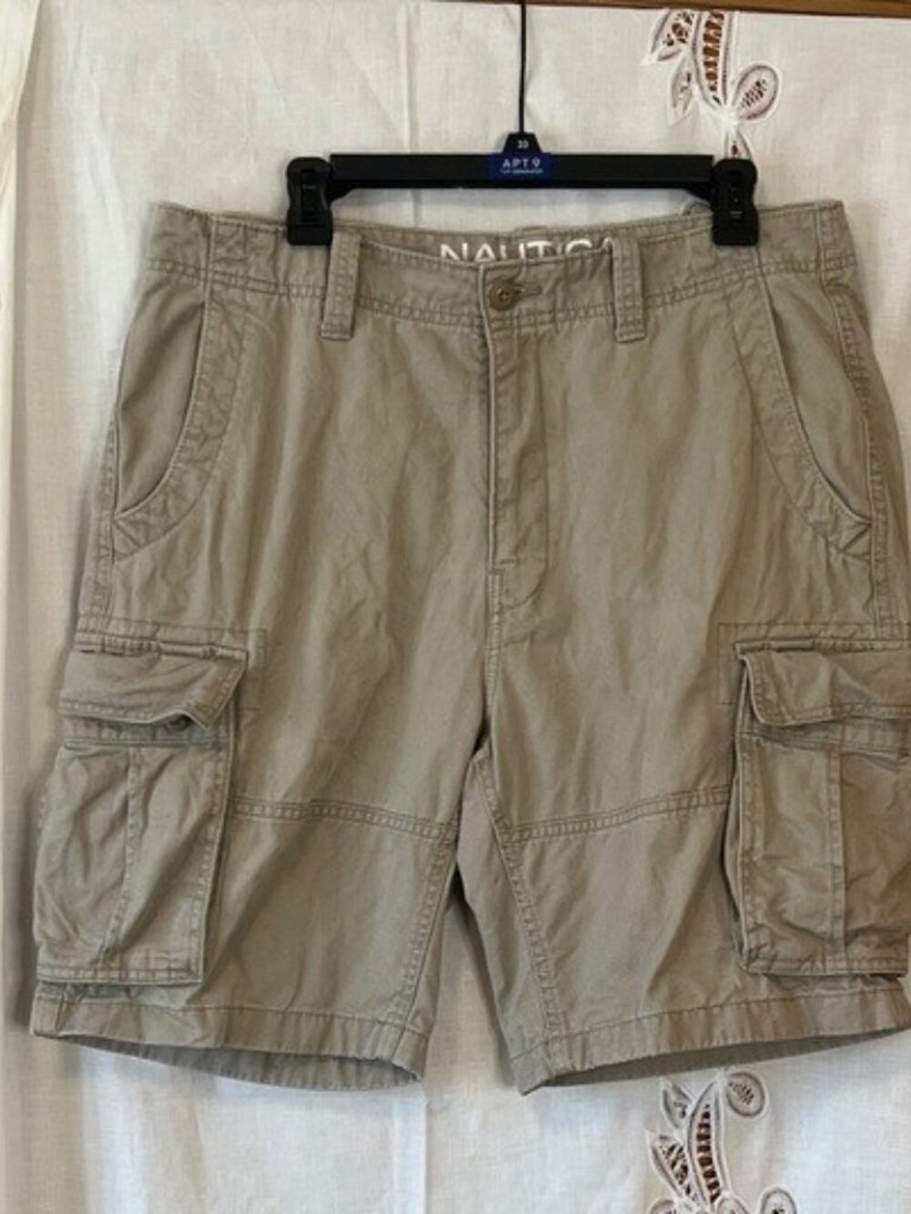 Nautica Light Khaki Cargo Shorts 33